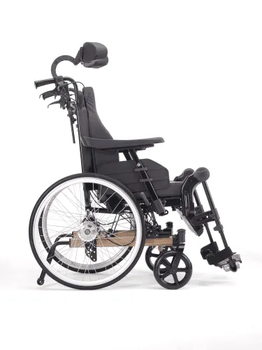 Multifunktions- und Lagerungsrollstuhl Rea Clematis Pro mit Pelotten perlmuttbeige