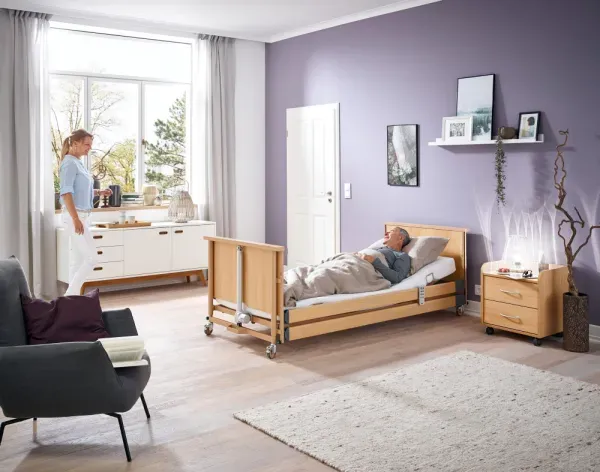 Pflegebett DALI low-entry mit Kabelhandschalter 90x200 cm Holz