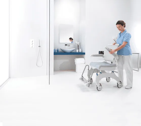 Dusch- und Toilettenrollstuhl AQUATEC OCEAN Ergo mit Topf und Halter weiß-grau