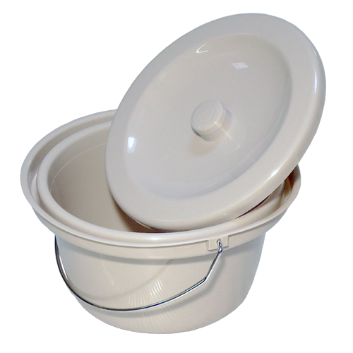 Toiletteneimer mit Geruchsverschluß durch Wasserrinne